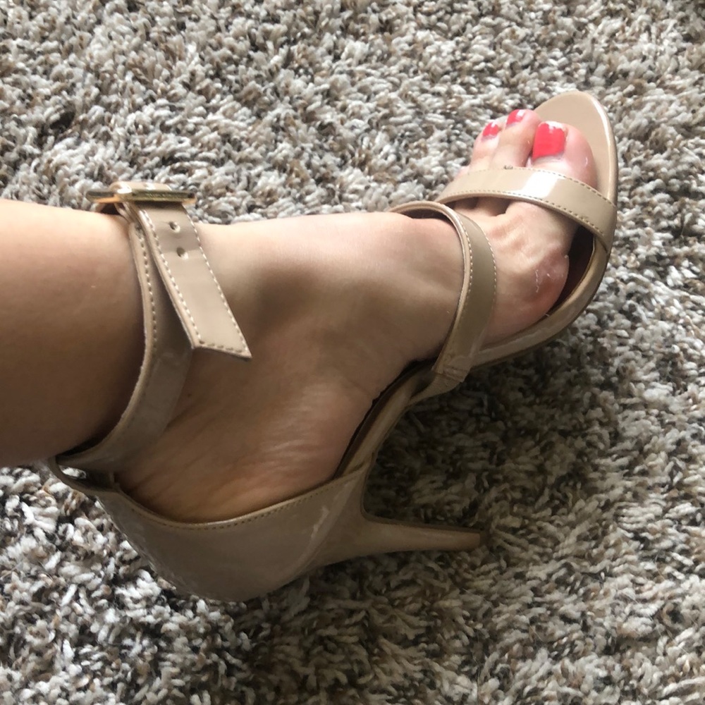 Steve Madden Nude Strappy Heels Size 7.5